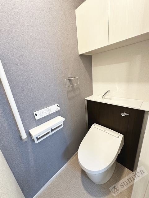 トイレ　温水洗浄暖房便座