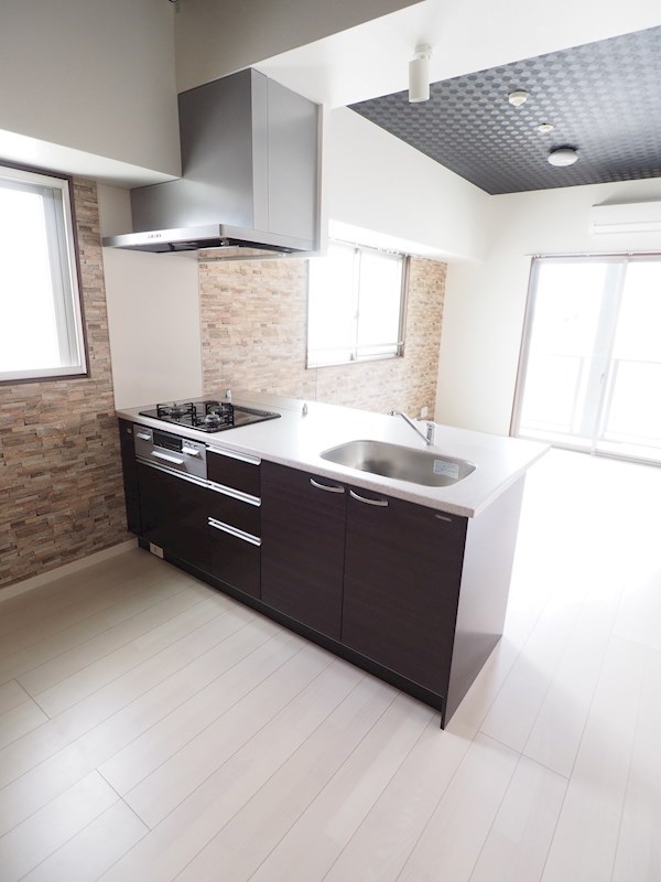 キッチン　お洒落なシステムキッチン