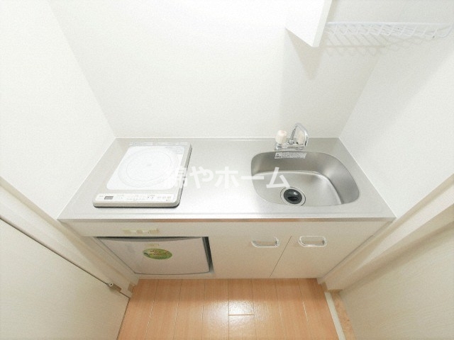 キッチン　コンパクトなキッチンで掃除もラクラク