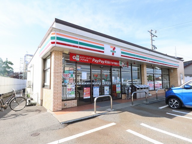 コンビニ　セブンイレブン（コンビニ）まで610m