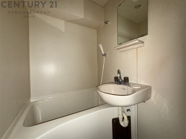 バス・シャワールーム　シンプルで機能的なユニットバスです☆