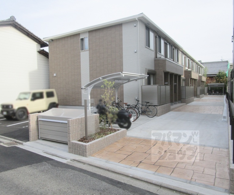 建物外観　建築中