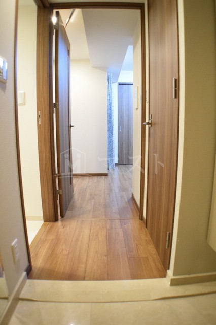 玄関　※建物内別間取参考写真