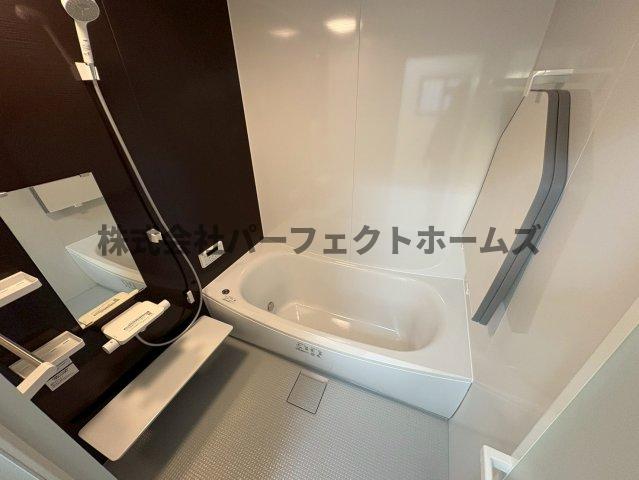 バス・シャワールーム　落ち着いた空間のお風呂です