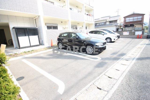 駐車場　駐車スペースもあります