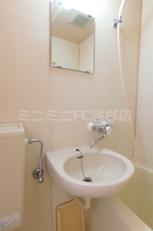 洗面設備　同タイプ