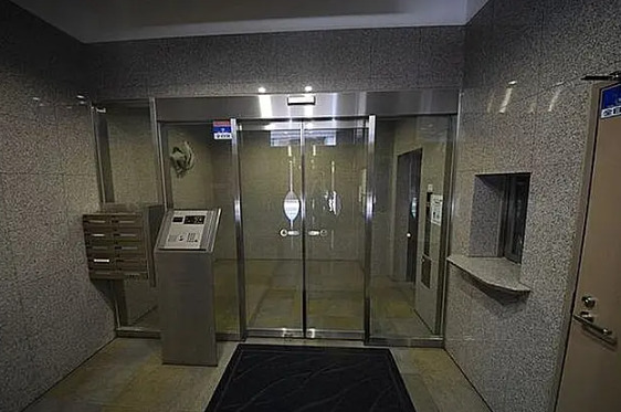 エントランス　清潔なエントランスです