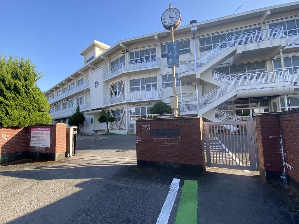 小学校　時津町立時津東小学校（小学校）まで867m