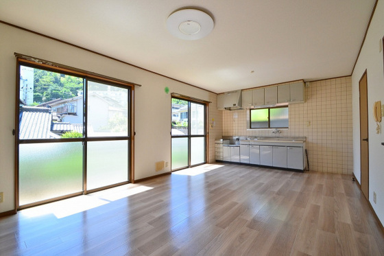 居室・リビング　※他部屋の写真です。