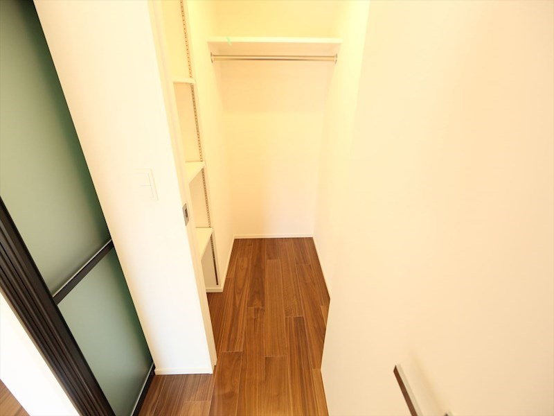 収納　ウォークインクローゼット（収納充実してます）