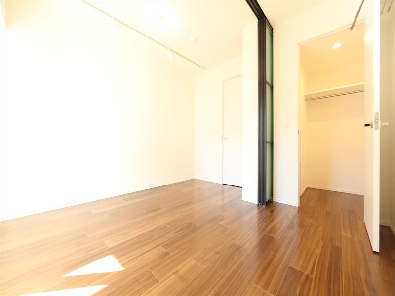 その他部屋・スペース　洋室2.4帖　ウォークインクローゼット付（収納充実してます）