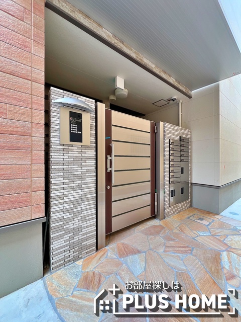 エントランス　☆オートロック・宅配ボックス完備☆