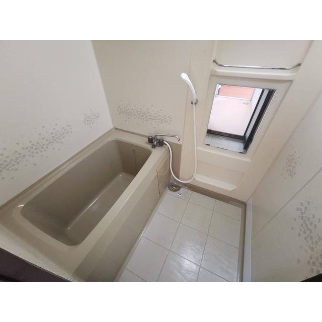 バス・シャワールーム　浴室鏡付いております♪