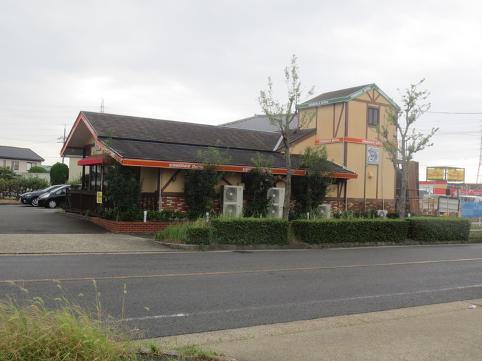 飲食店　コメダ珈琲（飲食店）まで670m