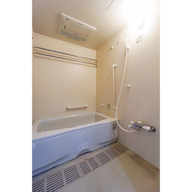 バス・シャワールーム　ゆったり過ごせるお風呂です