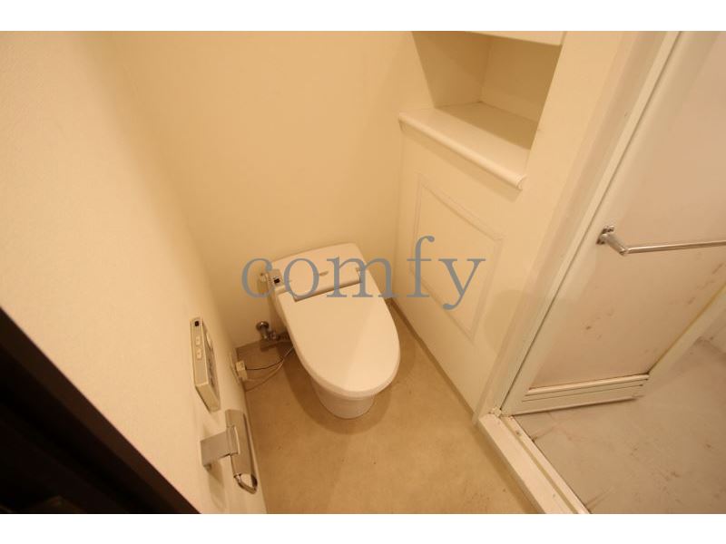 トイレ　タンクレストイレ