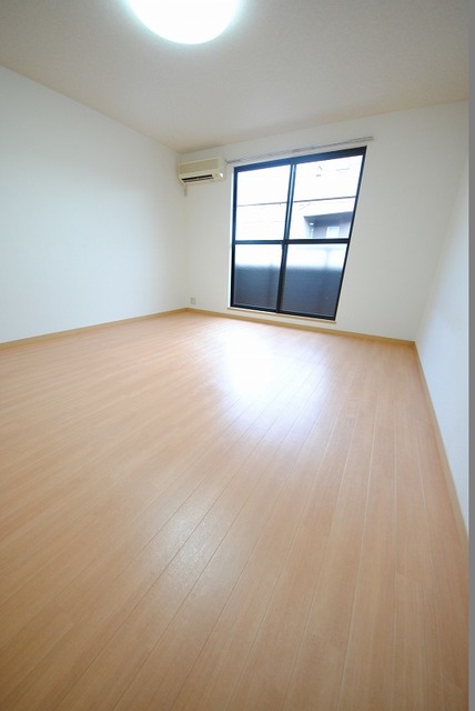 居室・リビング　写真は２０２号室