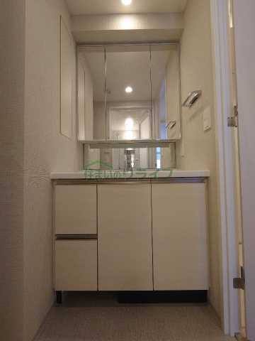 洗面設備　別部屋の参考写真です。