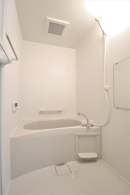 バス・シャワールーム　（イメージ）24時間換気システムを採用した清潔な浴室