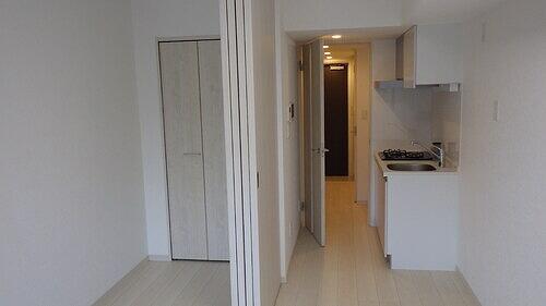 居室・リビング　洋室　※同タイプ（201号室）…?