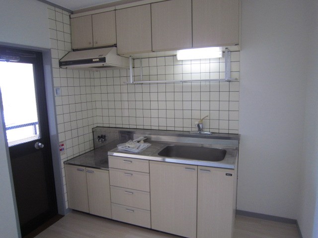キッチン　同建物別部屋　参考写真