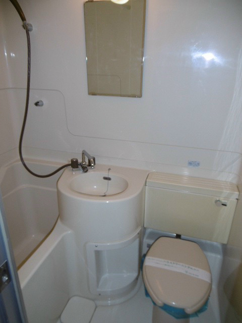バス・シャワールーム　写真は303号室です（参考）