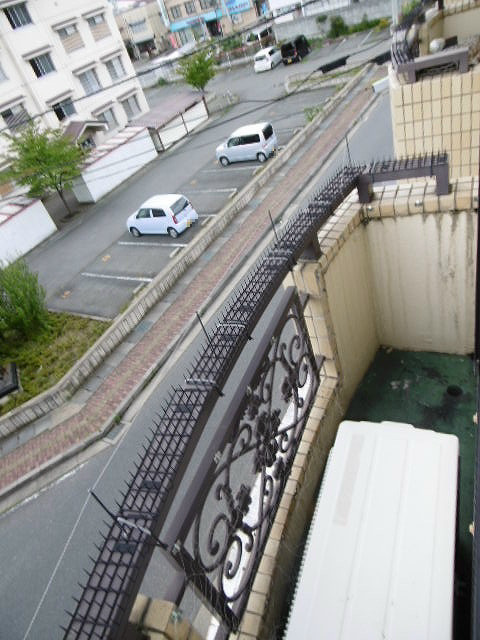 バルコニー　写真は303号室です（参考）
