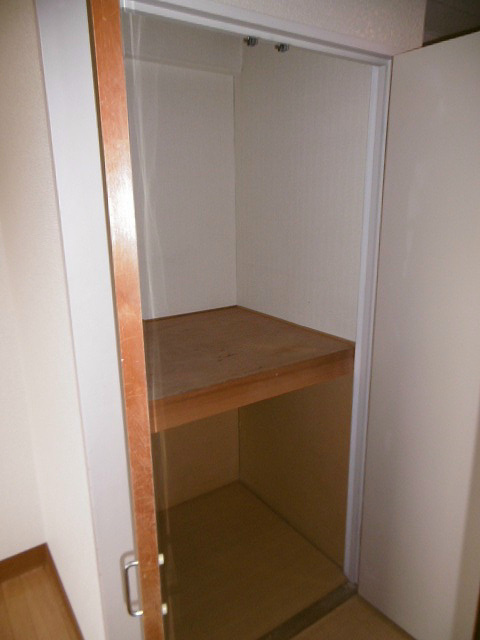収納　写真は303号室です（参考）