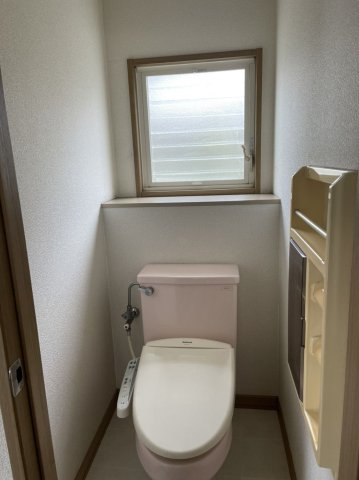 トイレ　嬉しい温水洗浄便座付き♪