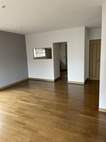 居室・リビング　明るい室内です☆