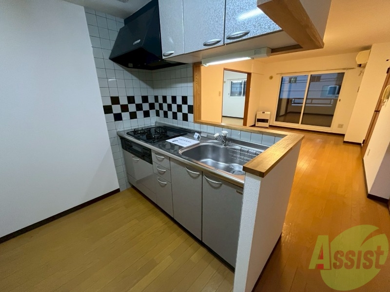 キッチン　キッチンはスペースも広々していて使いやすそうですよ！