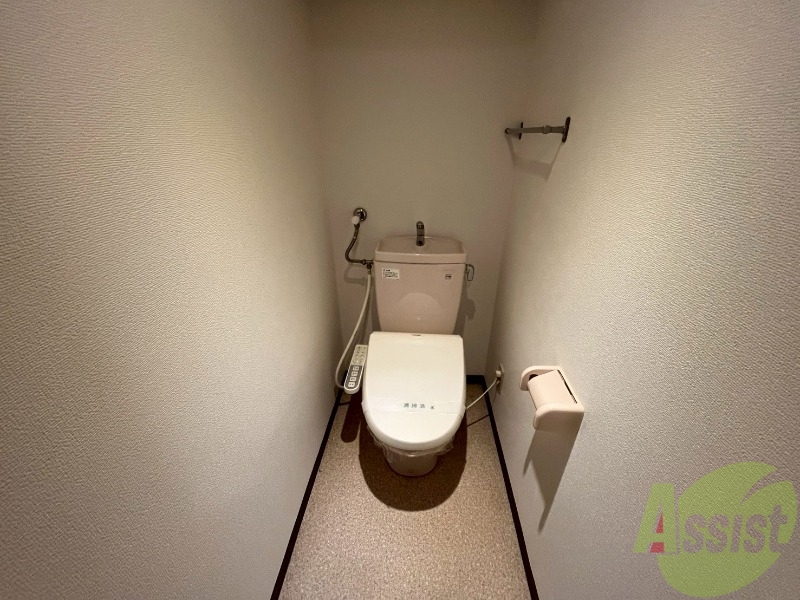 トイレ　こちらはトイレです。清潔感があり、安心して使用できます。