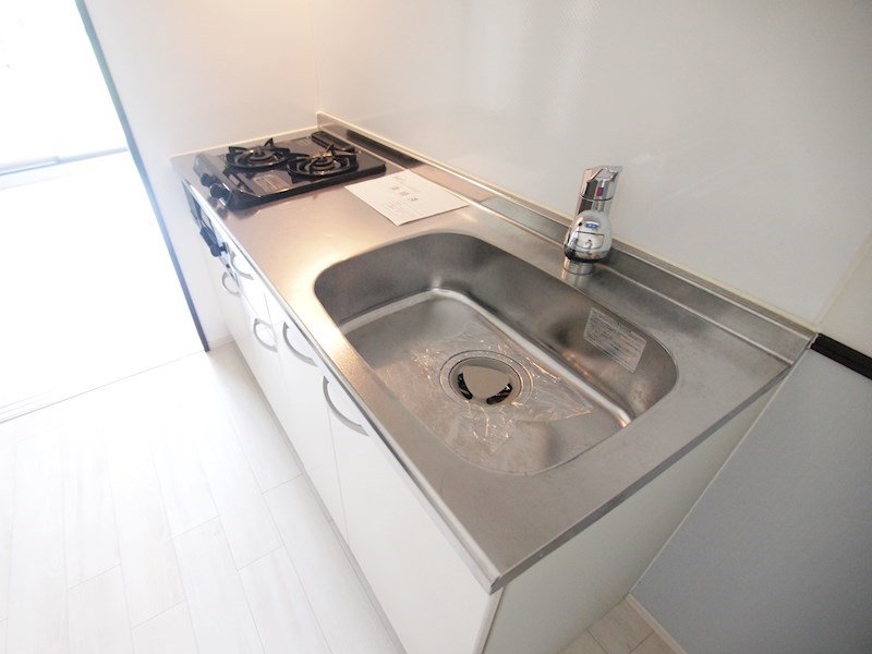 その他設備　2口コンロ付のシステムキッチンです。