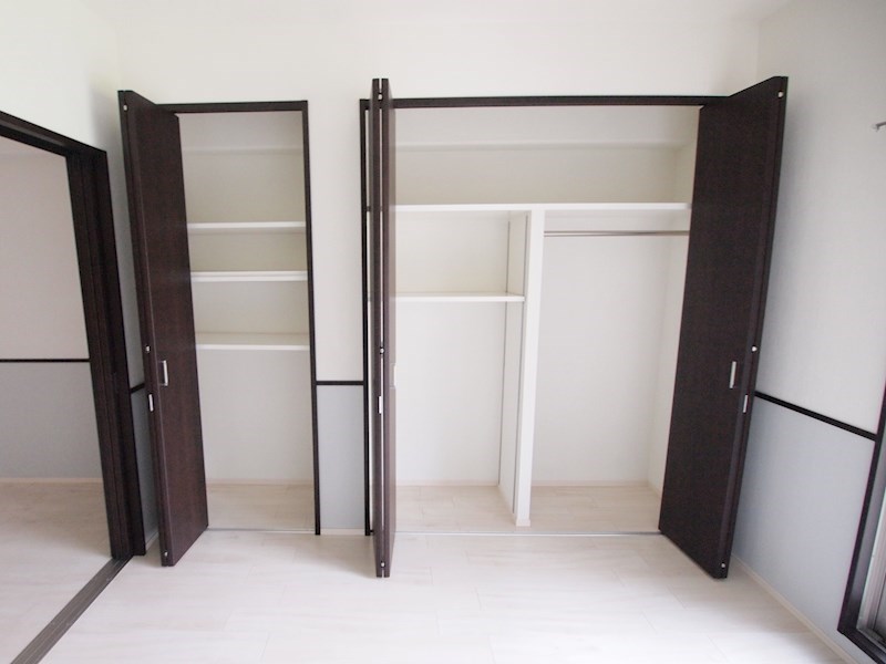 収納　洋室部分に収納もございます。