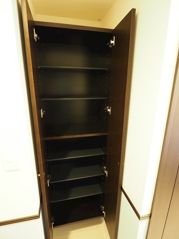 玄関　明るい玄関でお出迎え