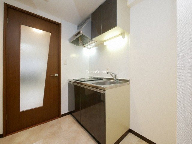 キッチン　コンパクトなキッチンで掃除もラクラク