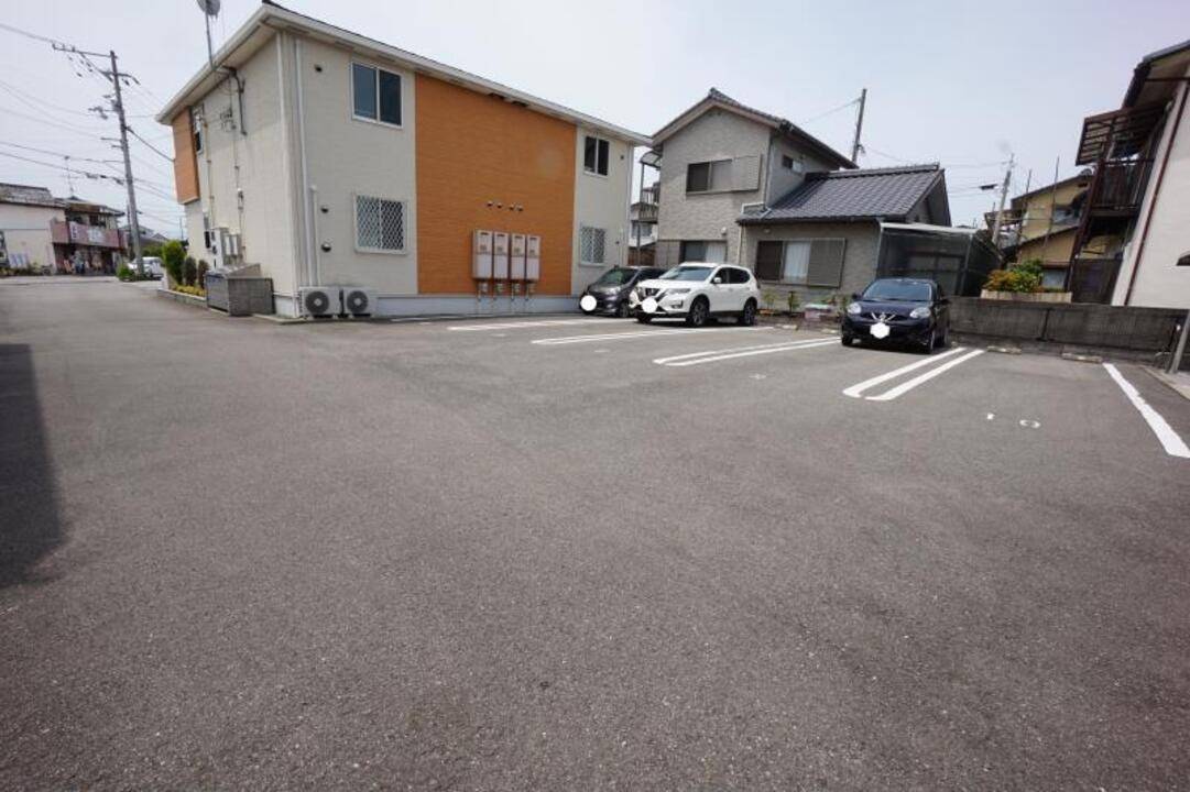 駐車場　駐車場