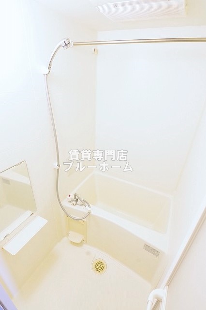 バス・シャワールーム　浴室乾燥機付きのお風呂！