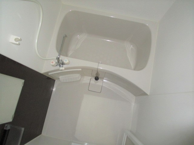 バス・シャワールーム　別号室の参考写真になります。