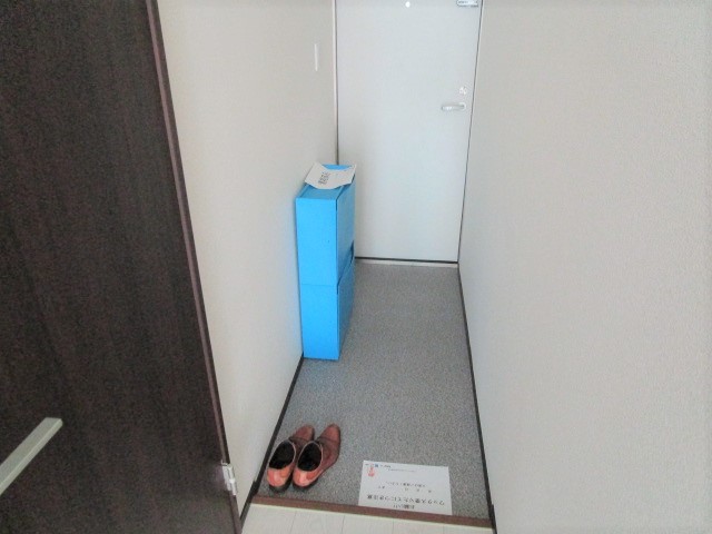 玄関　別号室の参考写真になります。