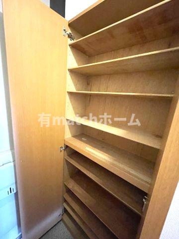 収納　イメージとして同建物他部屋を表示しています。