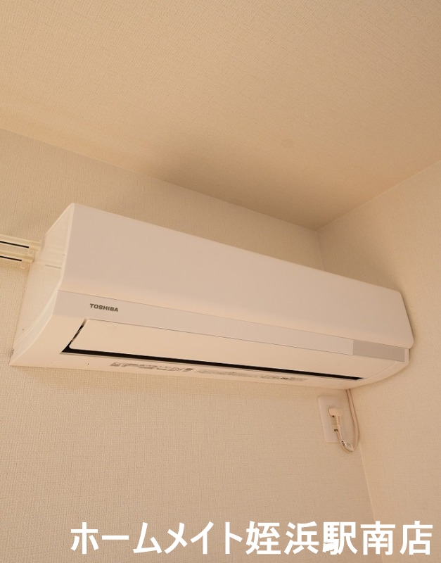 その他設備　★エアコン付きで1年中快適です♪★※別部屋参考写真