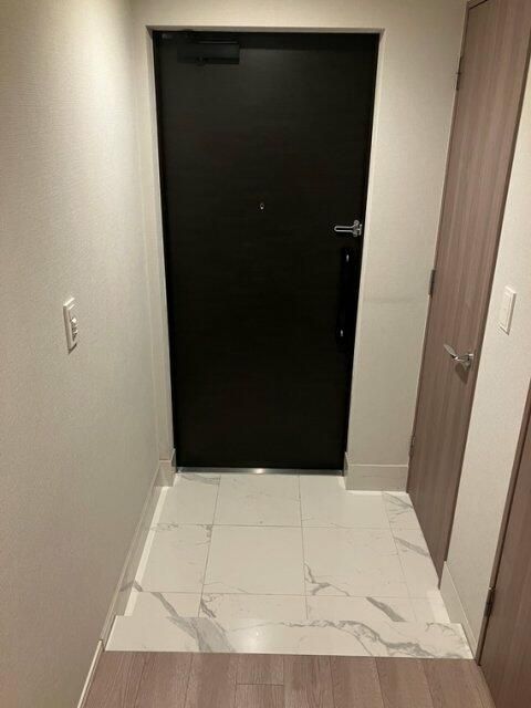 玄関　プレミスト文京千石　文京区千石3