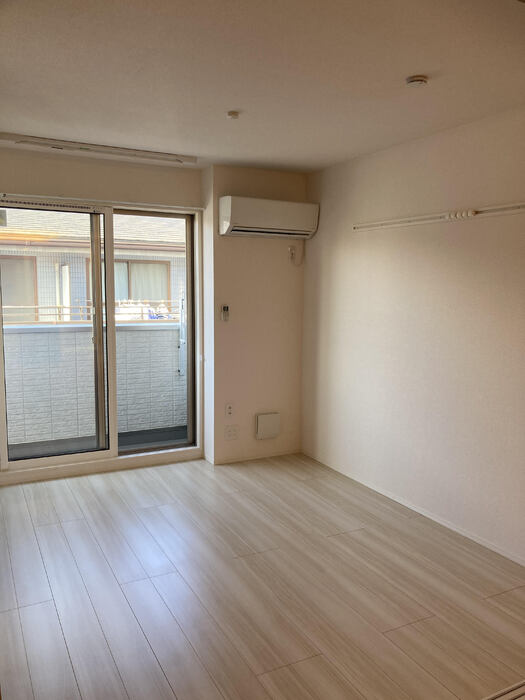 居室・リビング　☆明るい洋室☆