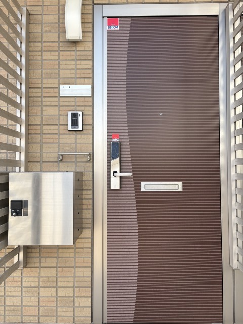 セキュリティ　各お部屋専用の宅配ボックスが設置されています