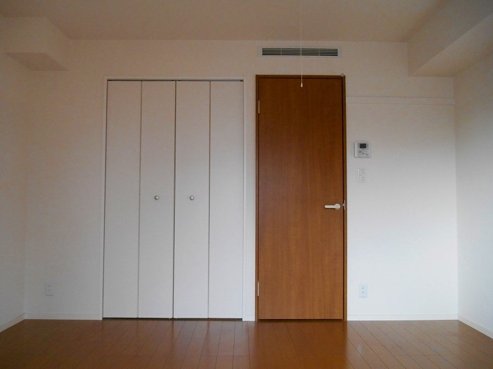 居室・リビング　同物件別部屋参考写真です