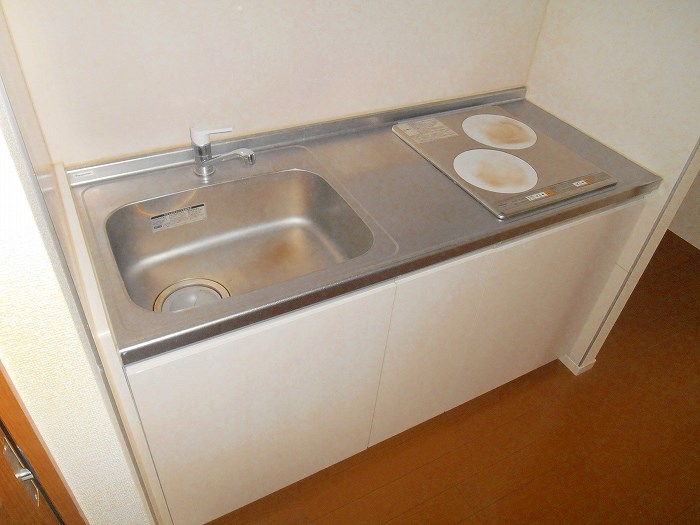 キッチン　同物件別部屋参考写真です