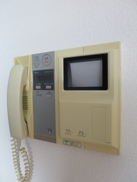 セキュリティ　来訪者が確認できる女性に安心の「TVモニターホン」