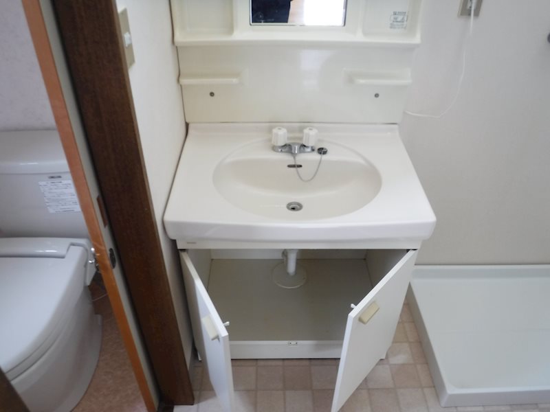 洗面設備　同型物件の写真です