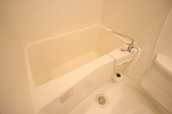 バス・シャワールーム　※別部屋の写真です